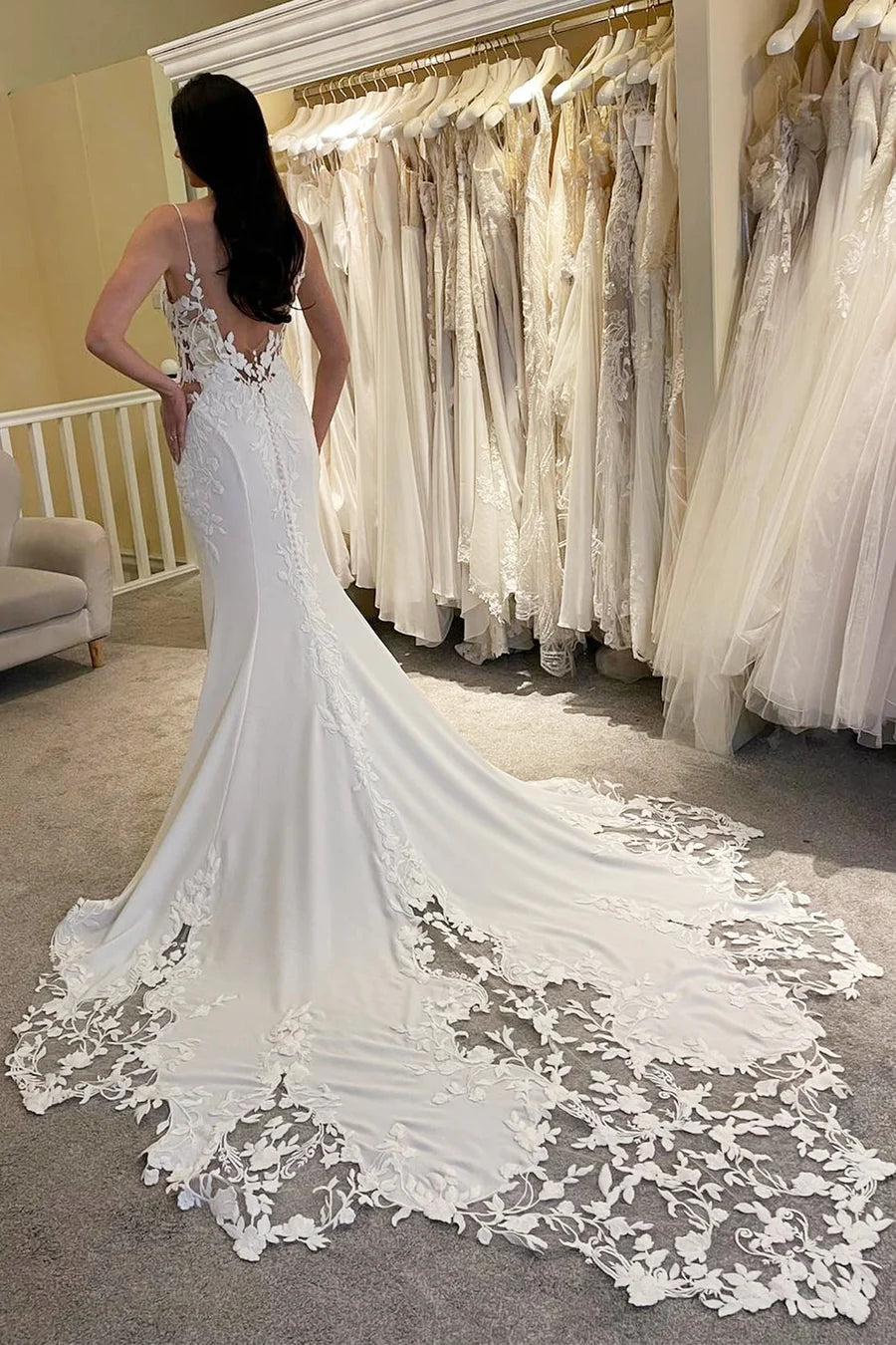 Robe de mariée longue sirène à décolleté en V profond